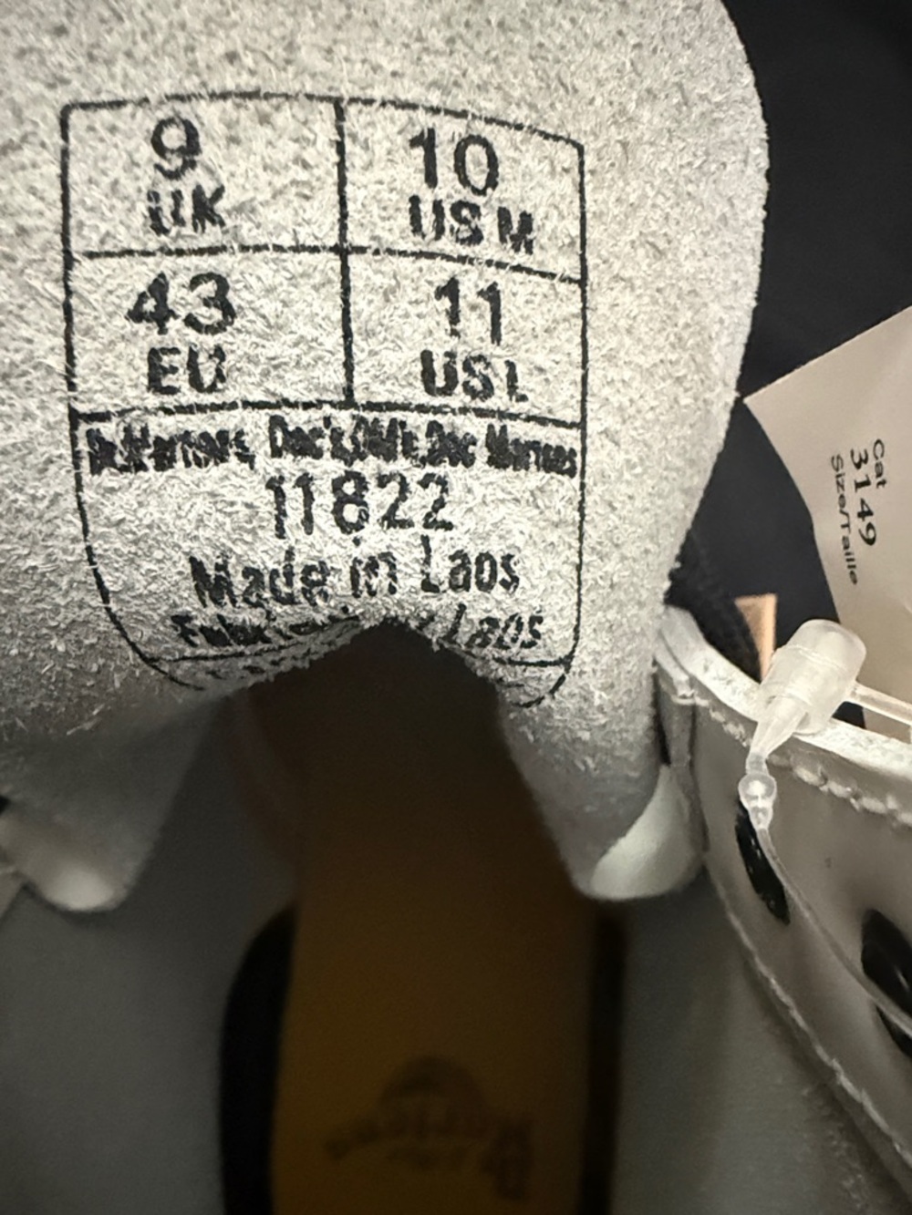 Dr. Martens White Leather Lace-Up Boots with Yellow Stitching Size 10 Brand New! - Picture 9 of 10